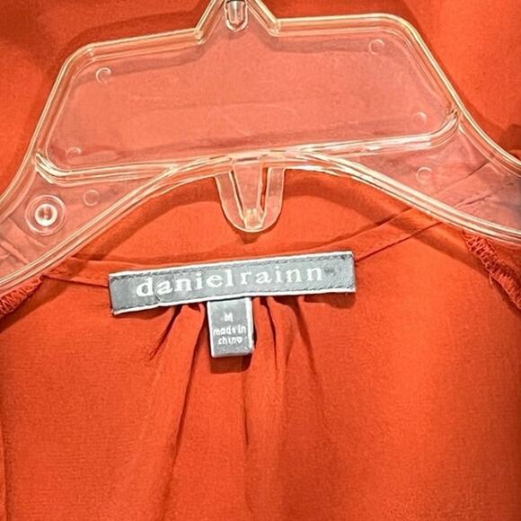 Daniel Rainn sz M red silk sleeveless tank. Ruched front panel & shoulders. - Picture 4 of 6